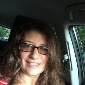 Meet your Posher, Dina